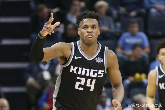 英超-拉什福德齐尔克泽双响 曼联4-0埃弗顿